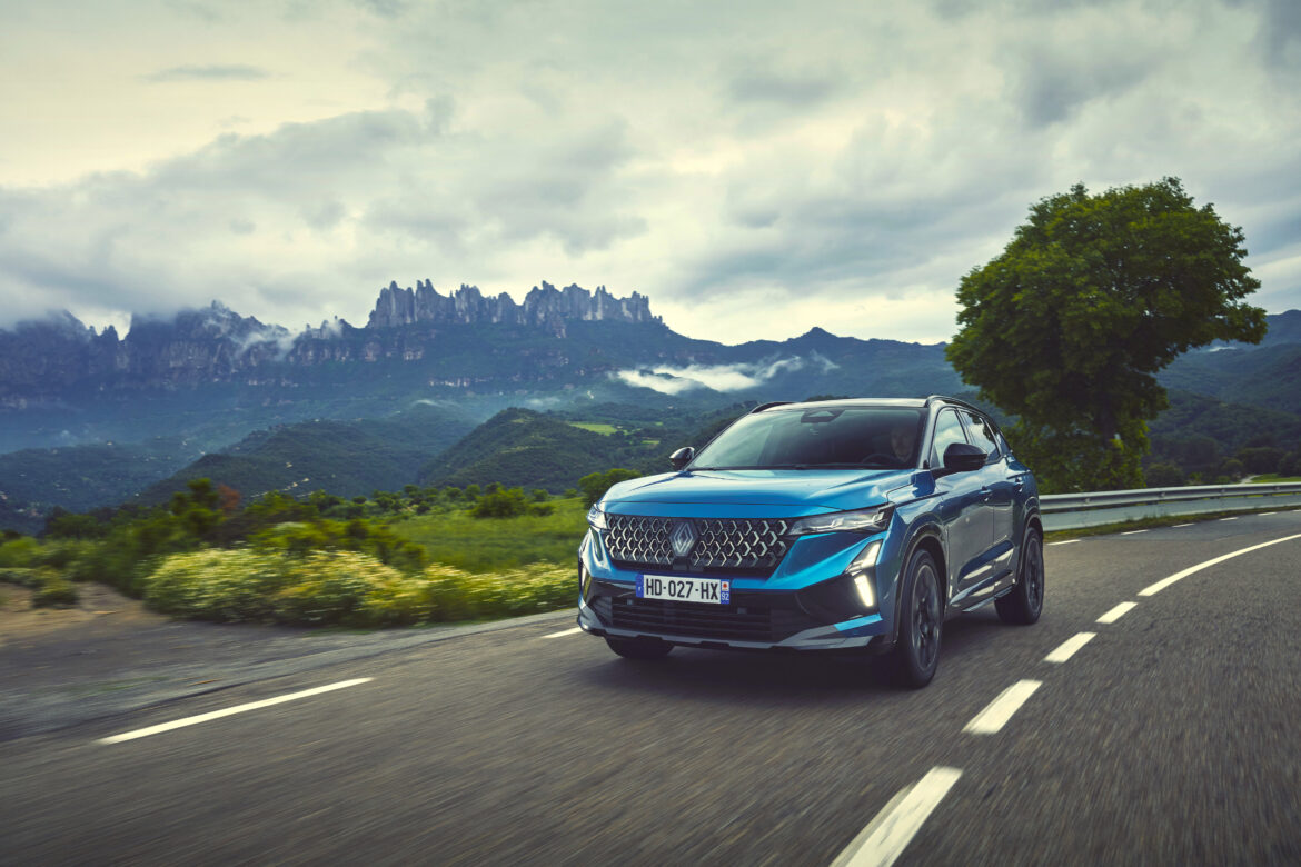 Rijden met de nieuwe Renault Austral: veelzijdige SUV met verbeterd comfort en hybride efficiëntie